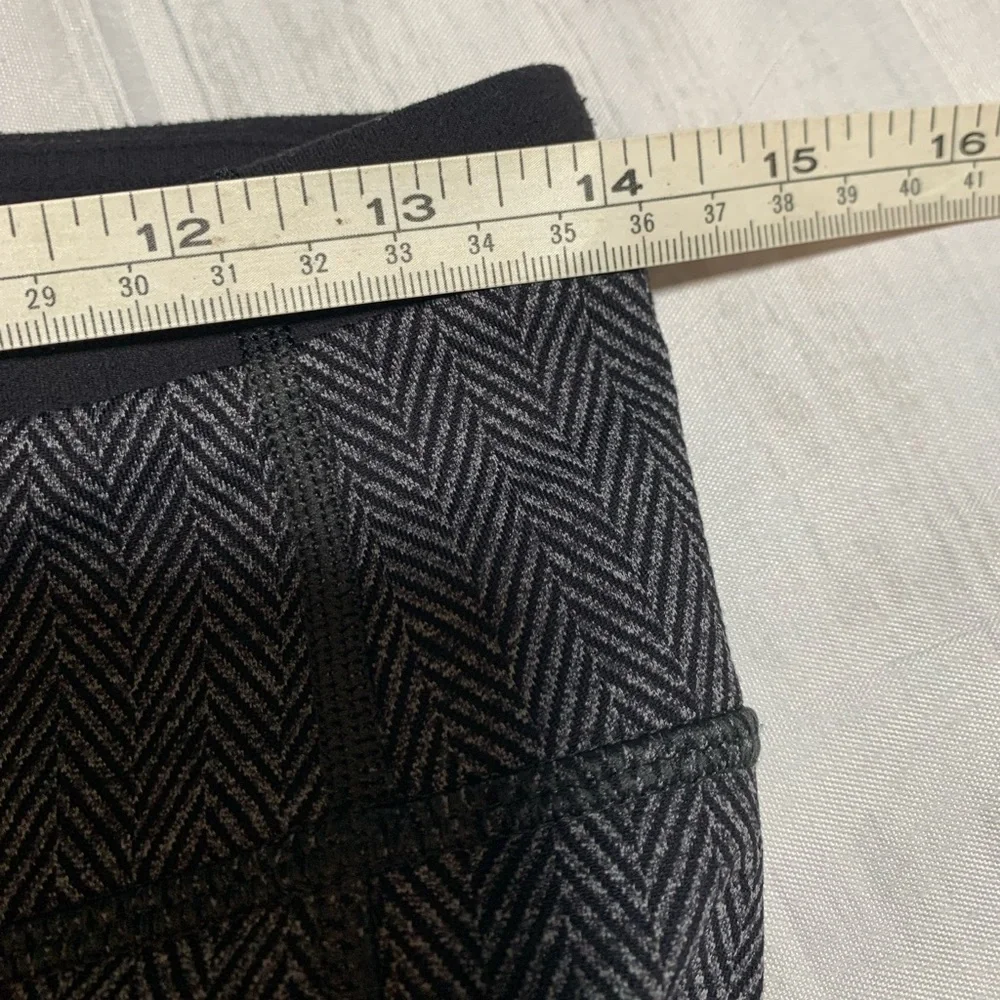 Lululemon Herringbone leggings. Black/gray. Size 8. - Picture 7 of 12